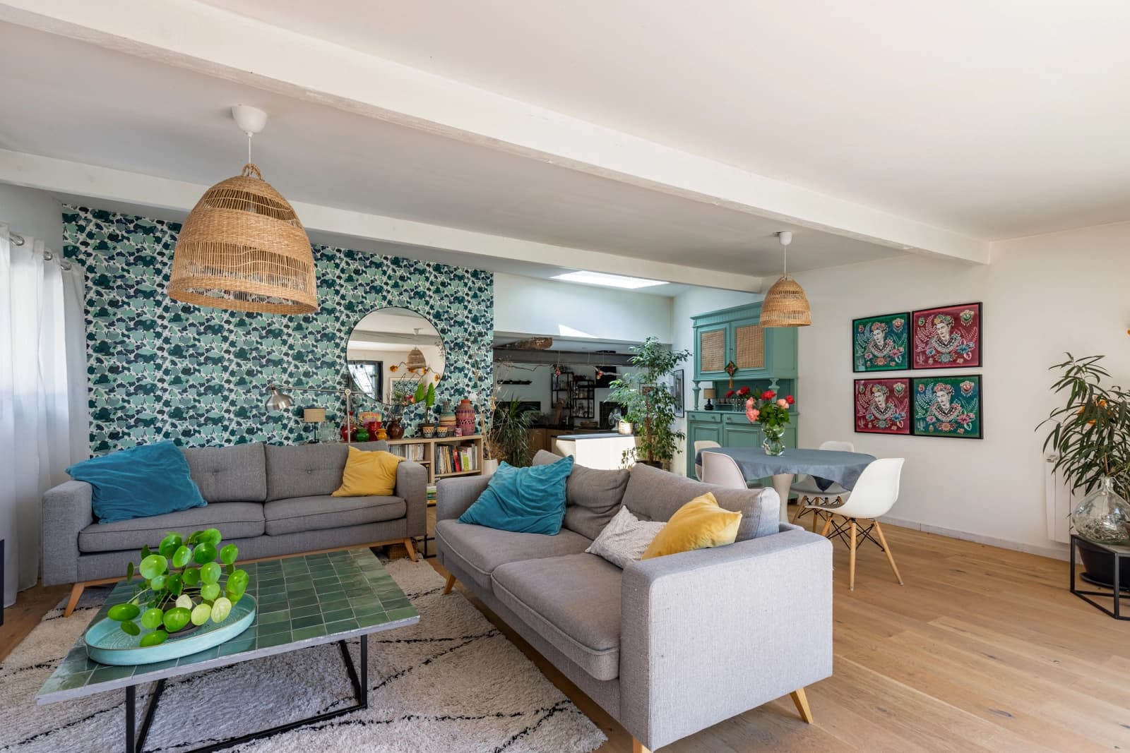 Living room in Waterfront house - 1