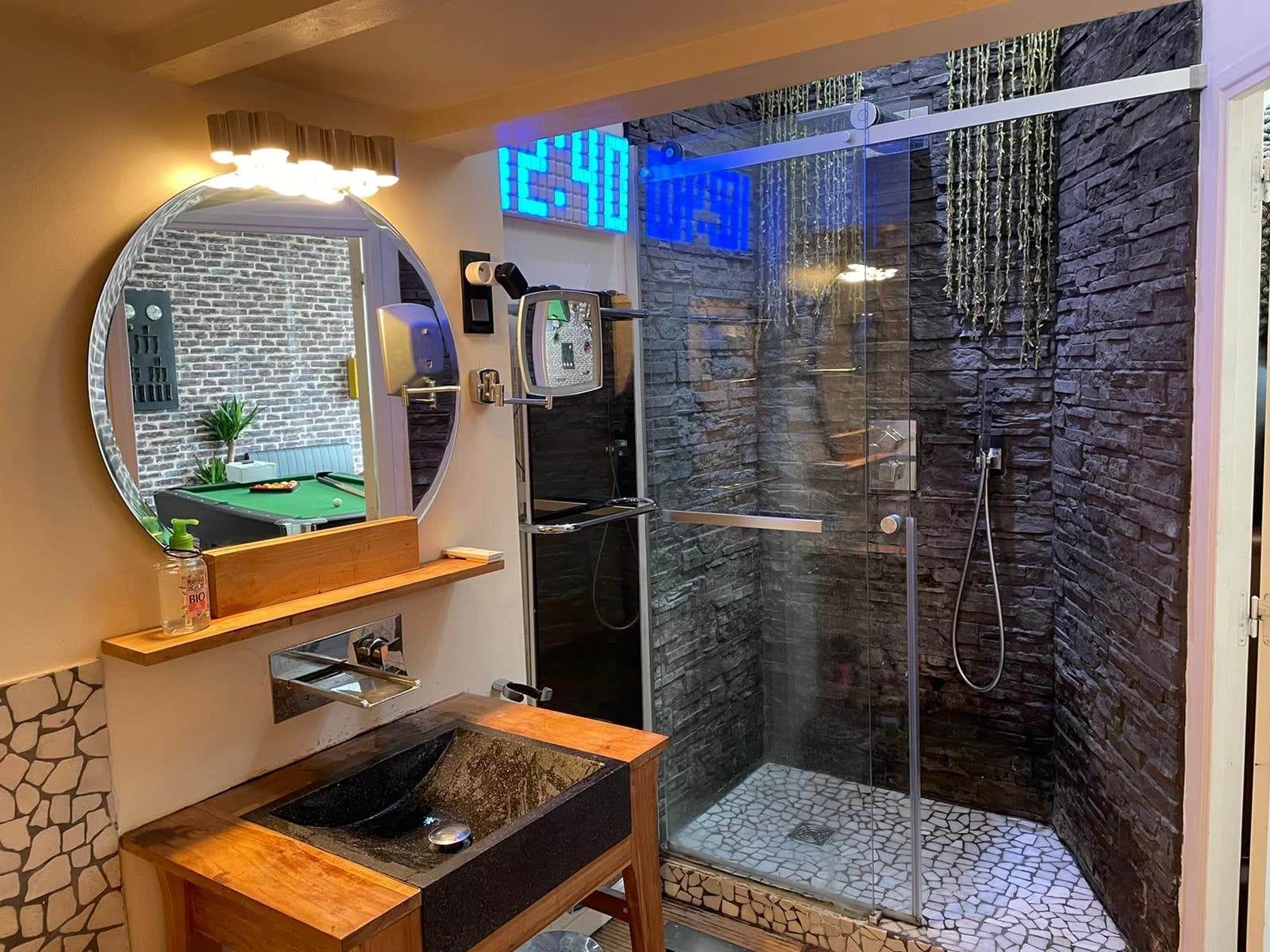 Bathroom in Industrial triplex loft, former post office - 1