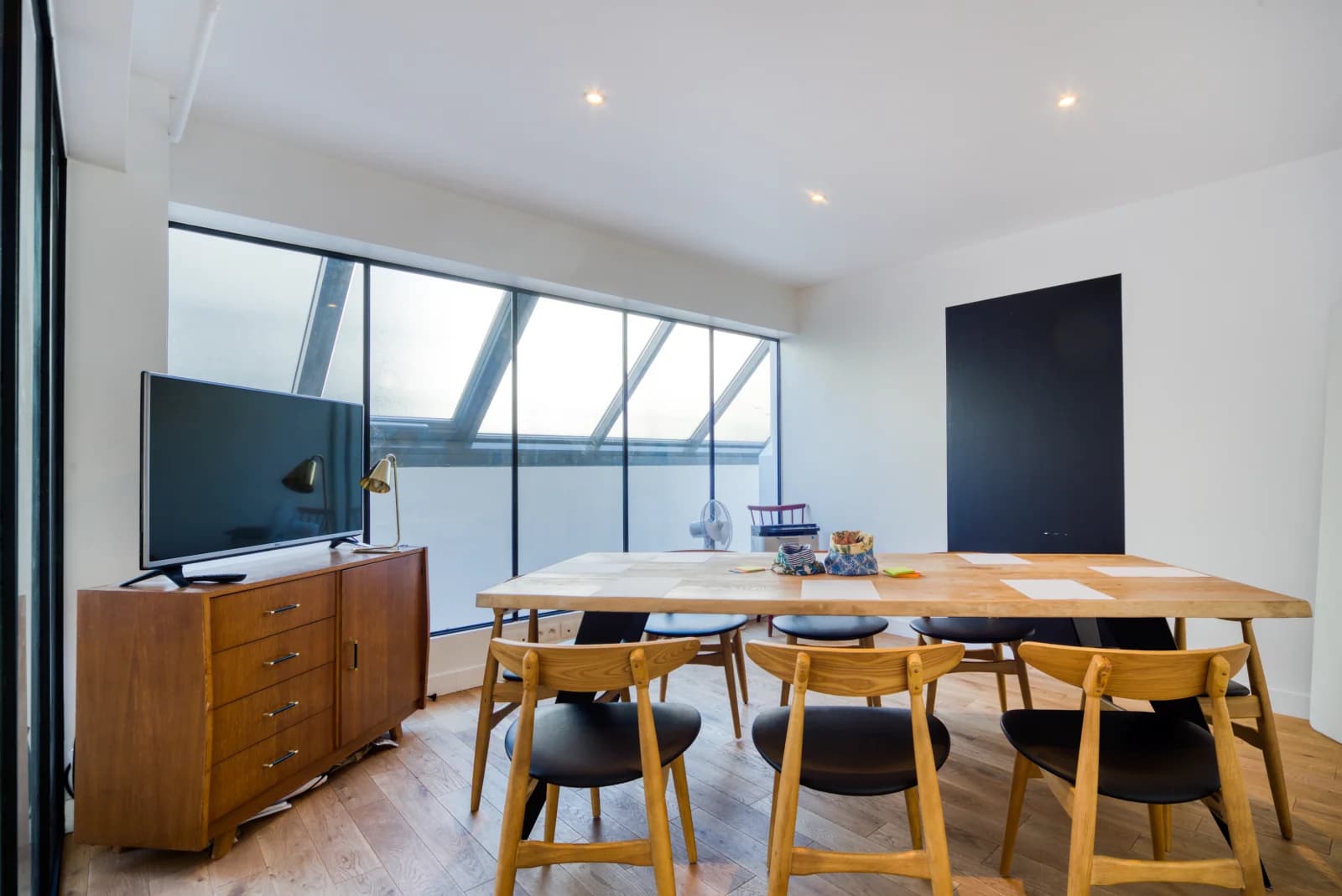 Meeting room in Eco-responsible artist's loft - 1