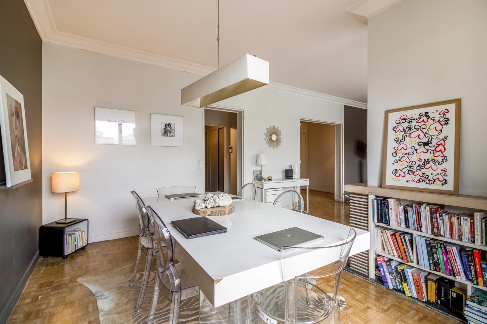Salle de réunion dans Très bel appartement aux volumes spacieux et lumineux - 1