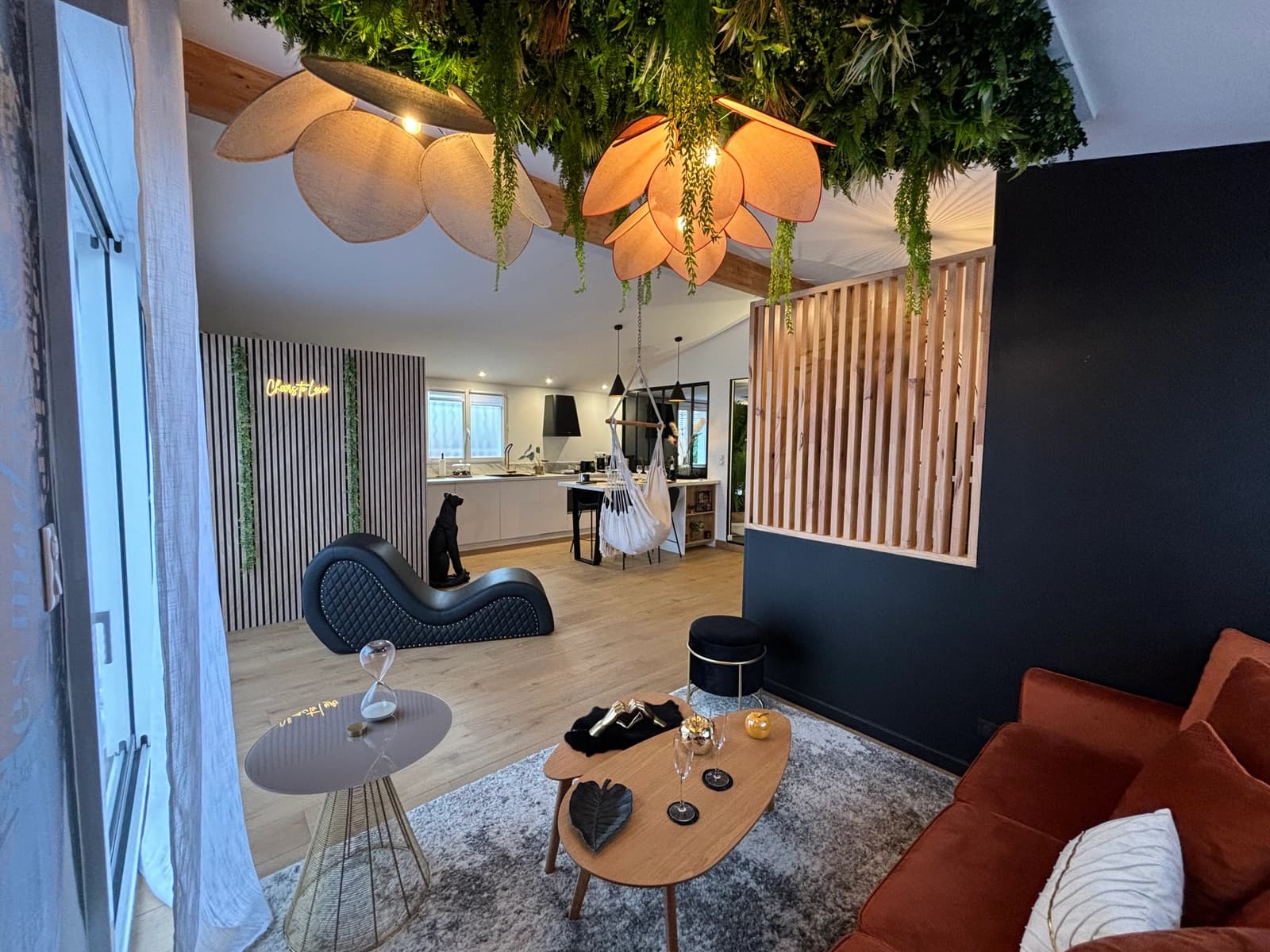 Space Atypique Chic: Luxury Loft, Spa & Lights - 2