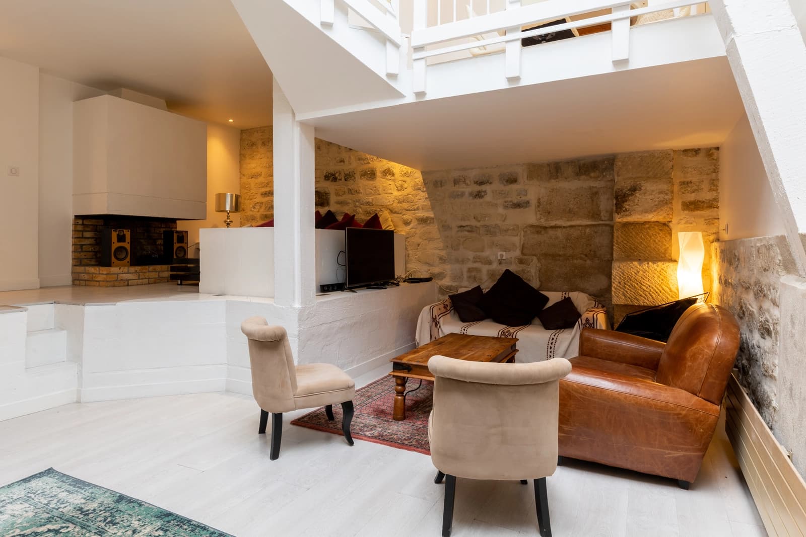Living room in Architect's studio - Private courtyard - 1