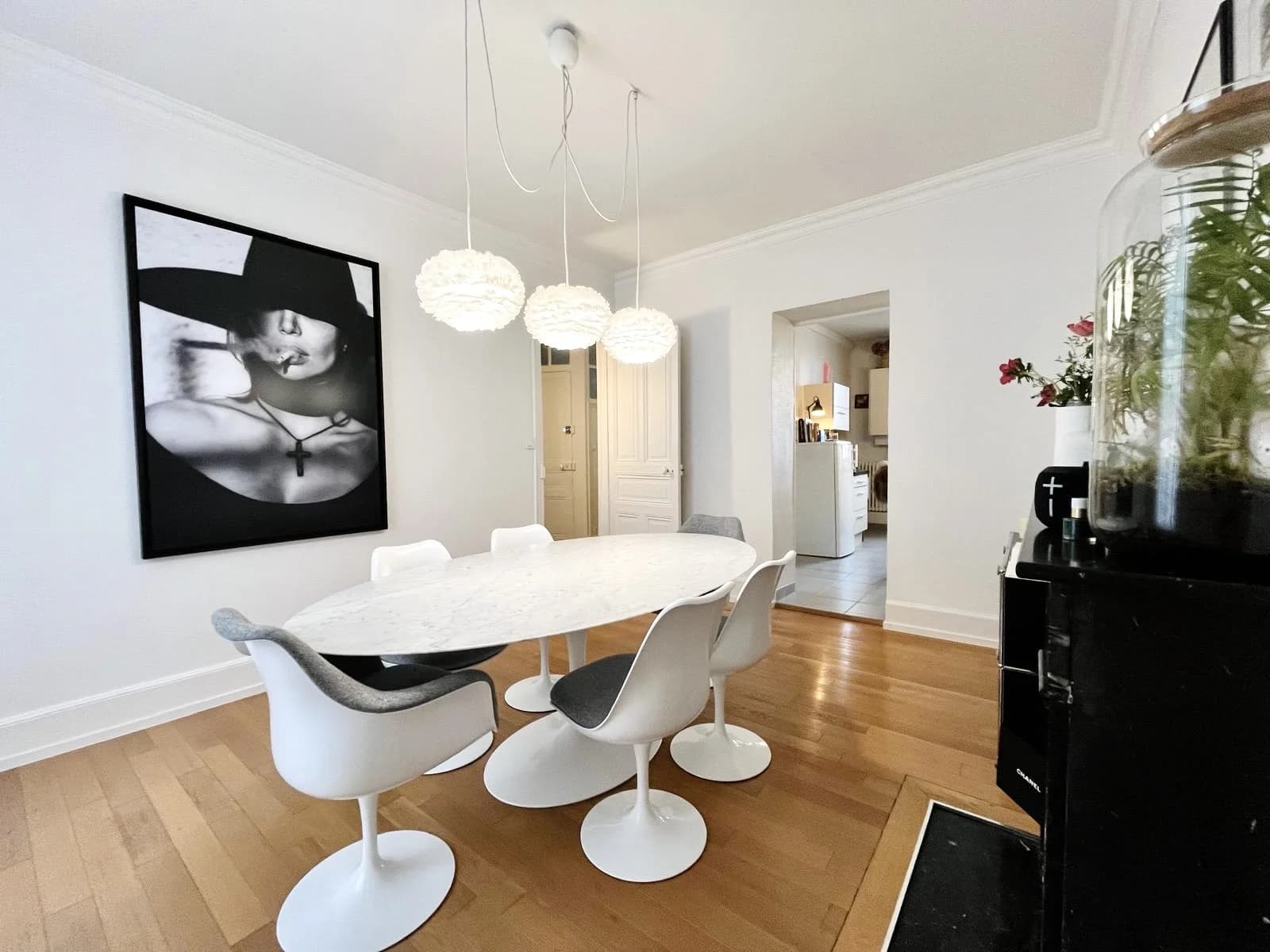 Space Spacious apartment in the city center - Modern, uncluttered atmosphere - 2