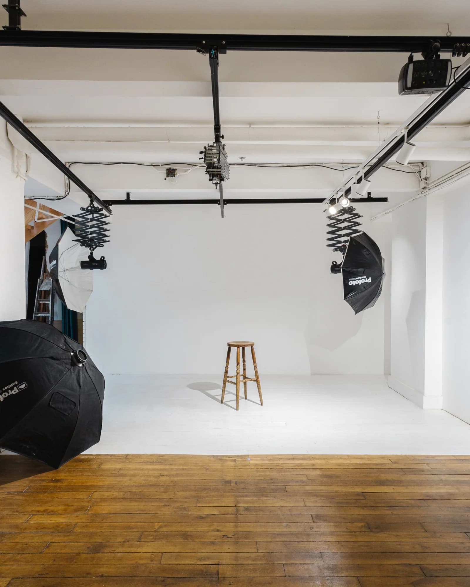 Space Rental Photo Studio Paris center, equipped with Profoto - 1