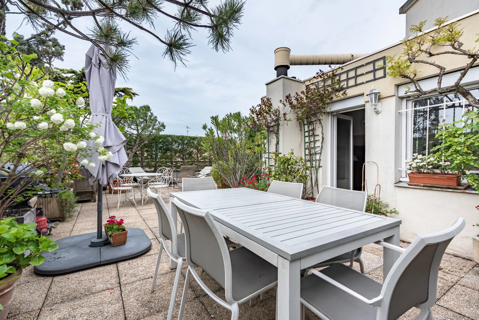 Salle de réunion dans Terrasse arborée de 80m² de plain-pied, très agréable - 1