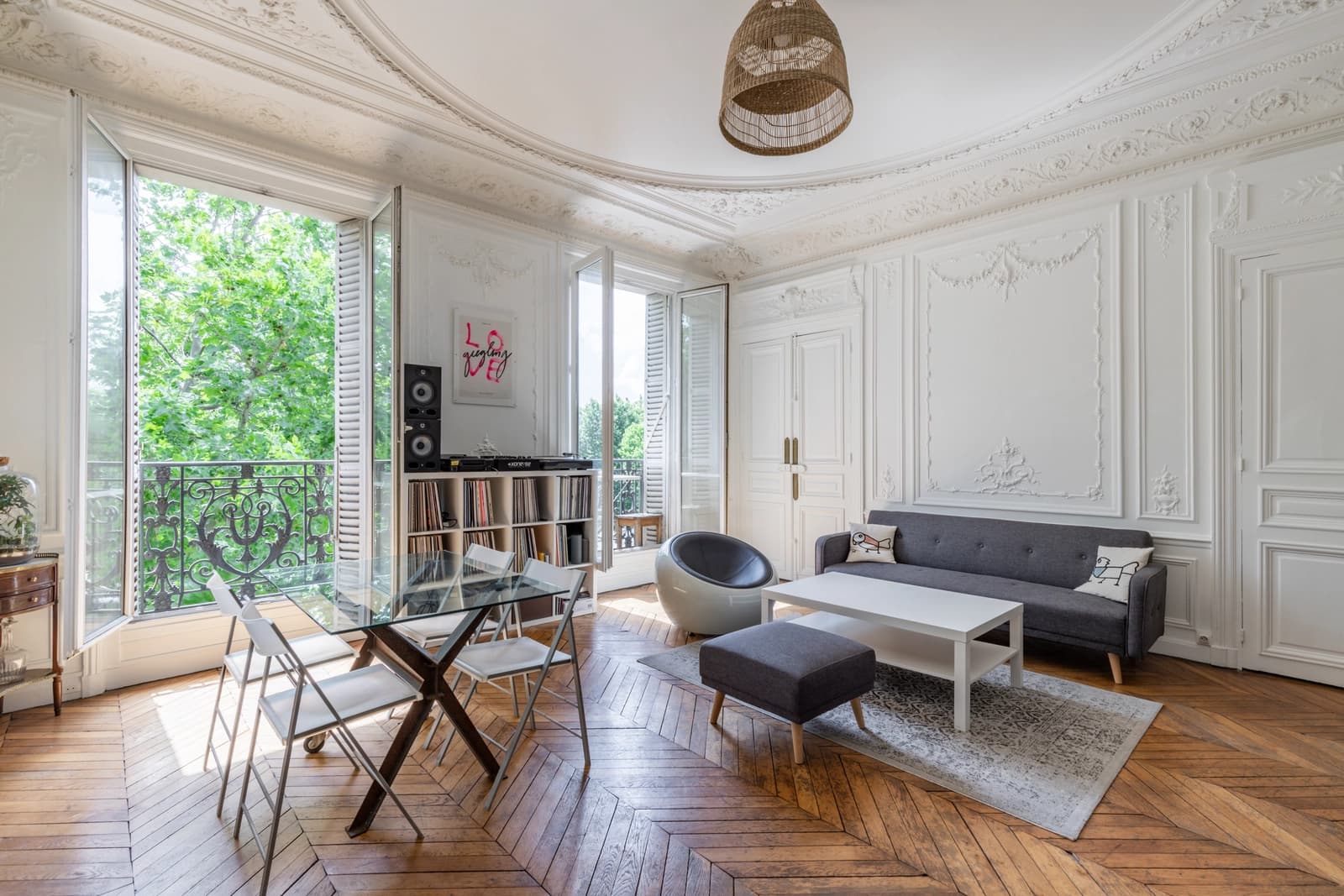 Meeting room in View of Place de la Republique - 1