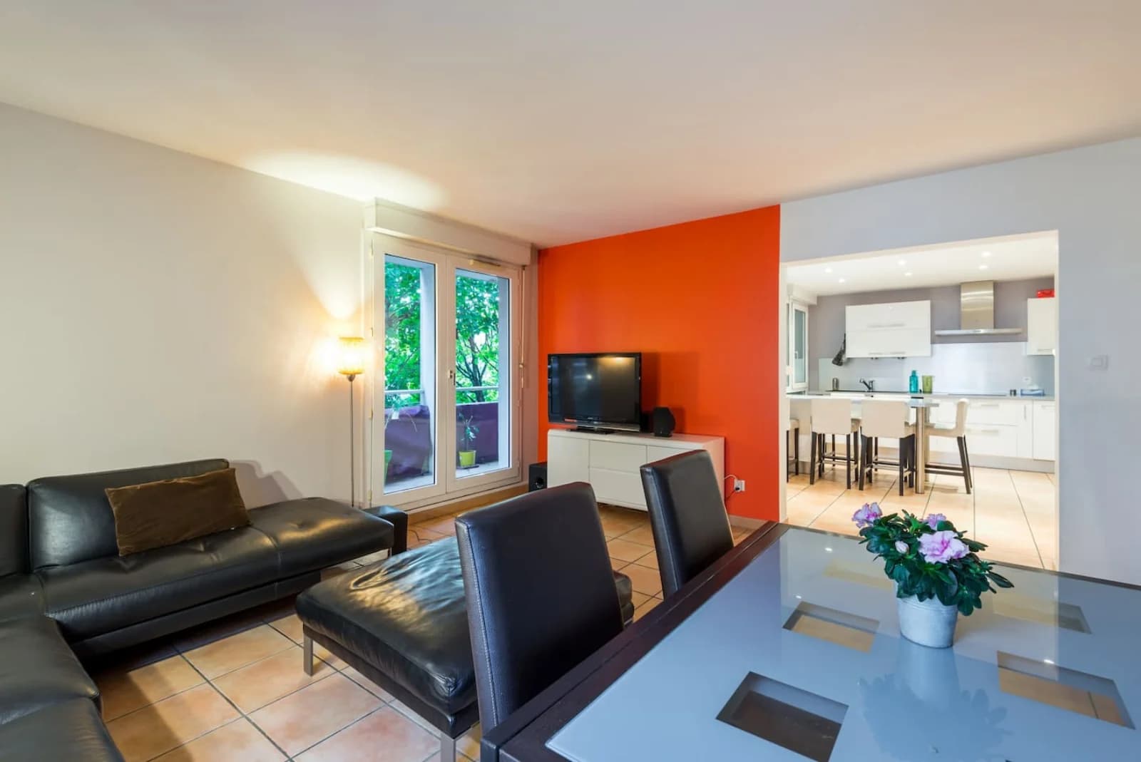 Living room in Large space with terrace in Lyon confluence - 1