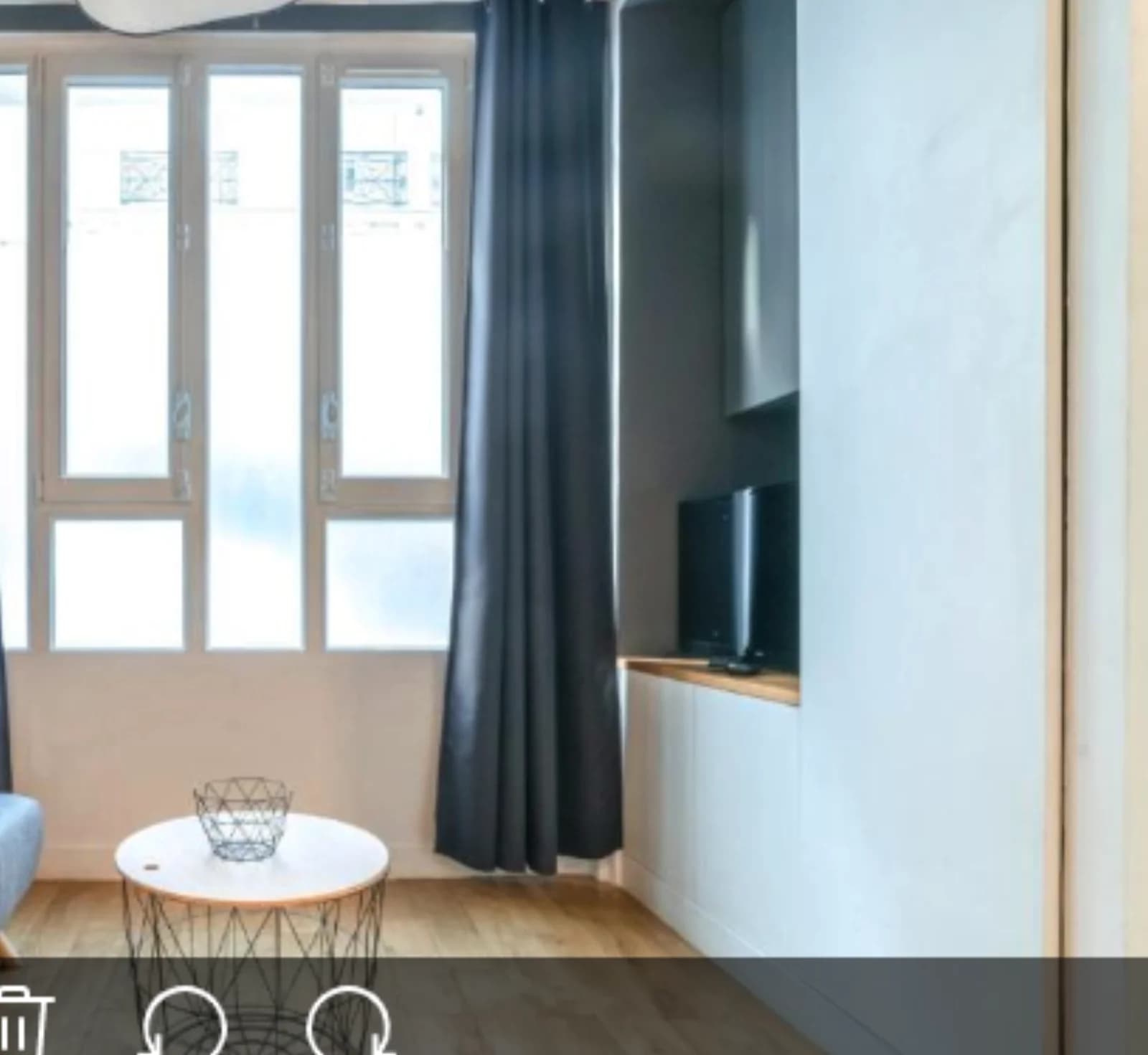 Salle de bain dans Paris République: espace au design moderne et épuré - 1