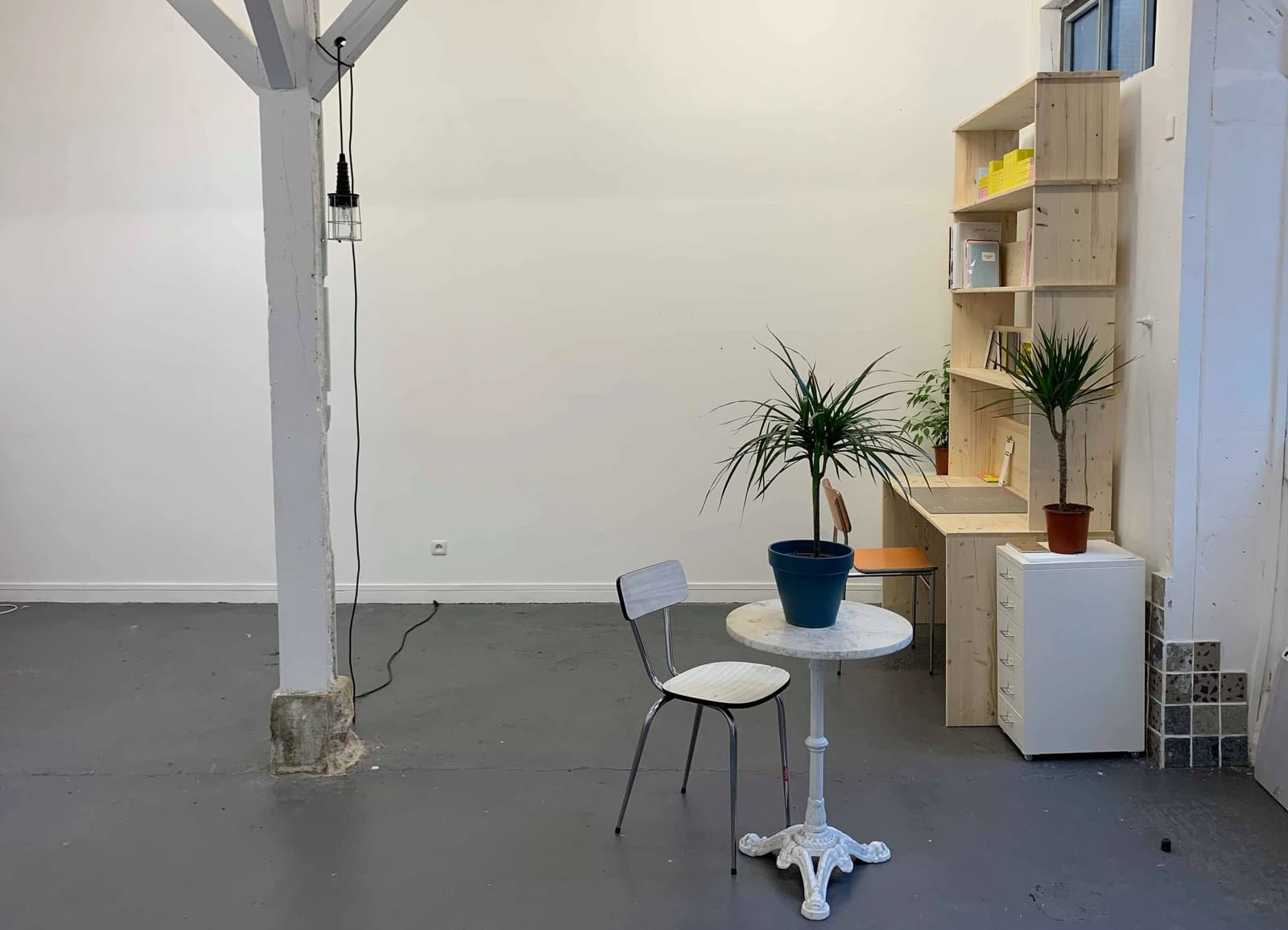 Salon dans Galerie d'art insolite et surprenante, un lieu unique - 1