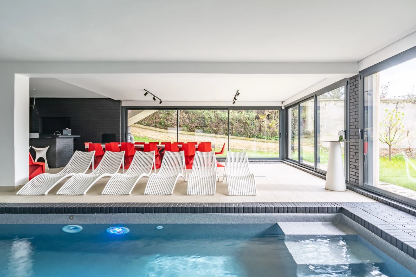 Espace Superbe piscine couverte et chauffée, espace privatif - 3