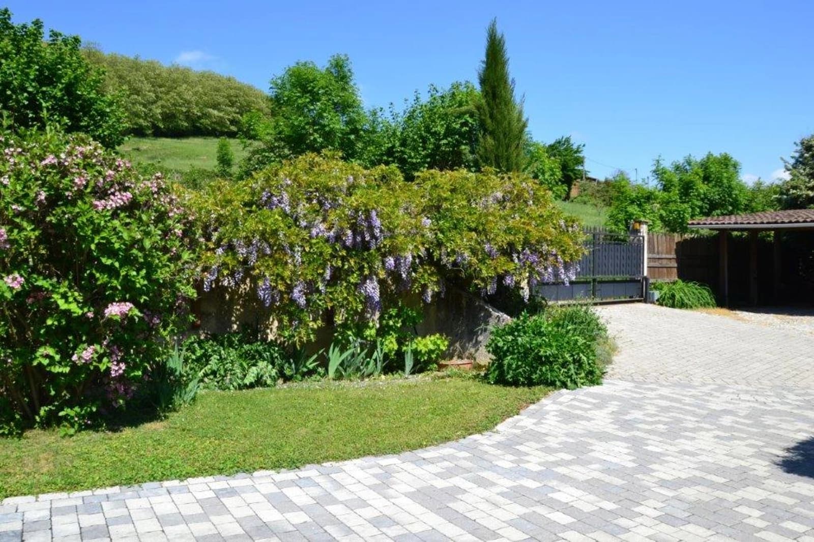 Space Spacious, bright house with garden - 4
