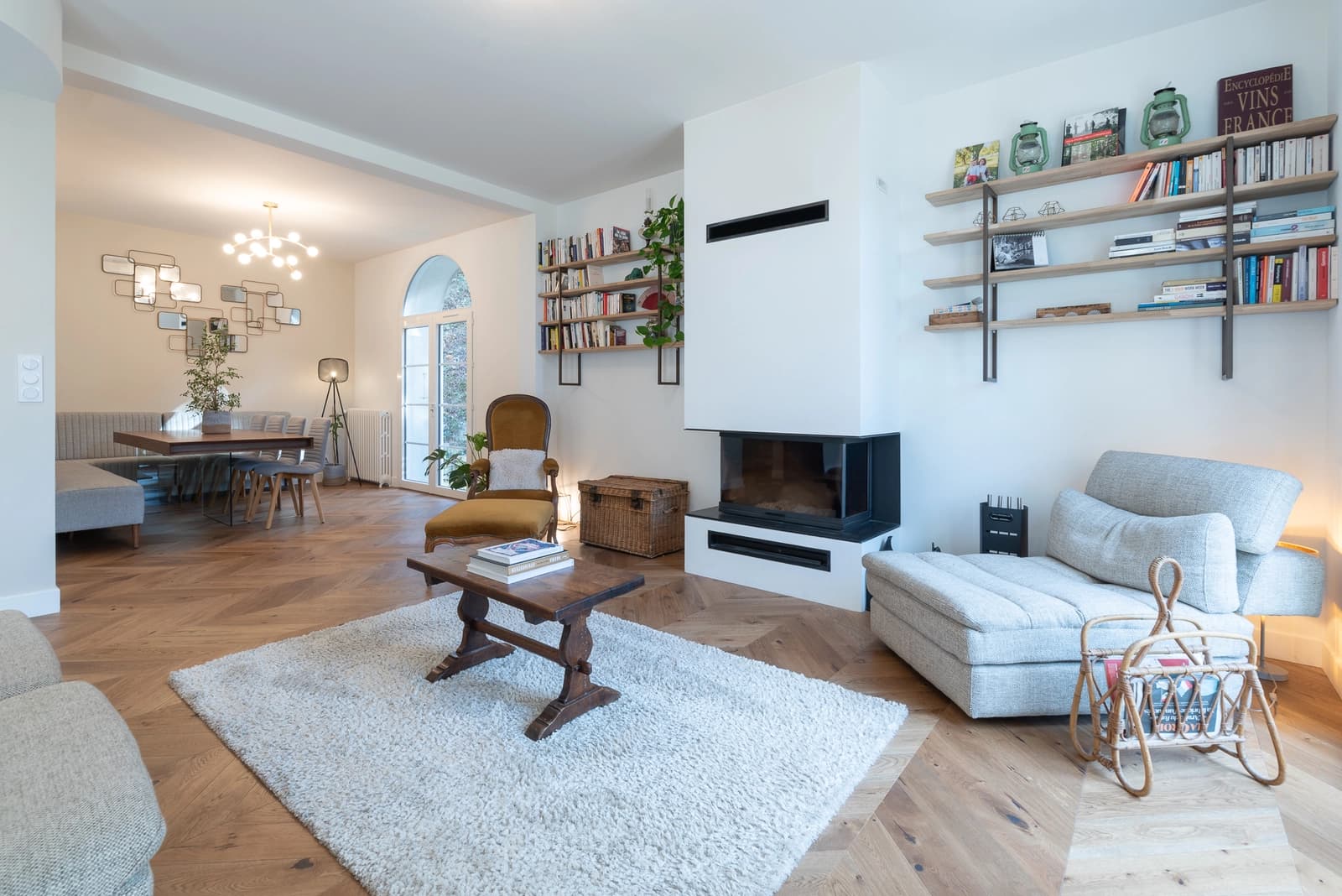 Espace Villa de village au style moderne - 2