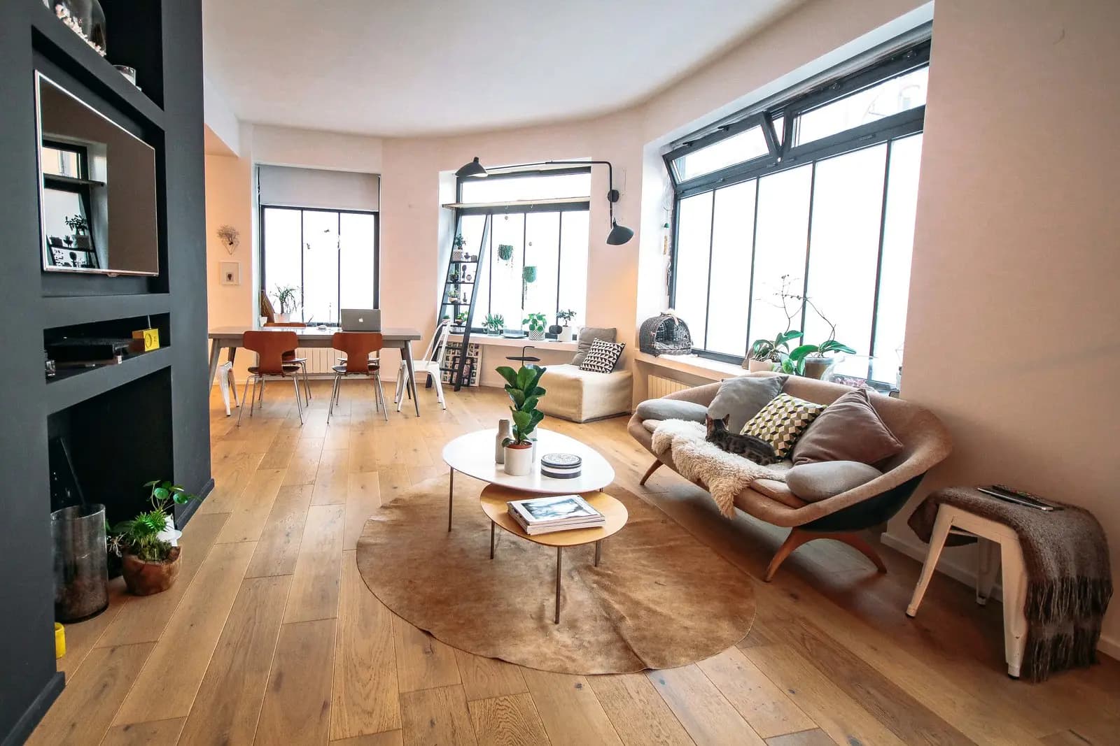 Living room in Loft with characterful architecture - 1