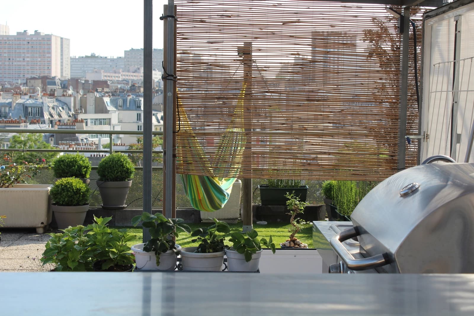 Salon dans Grand loft et son rooftop offrant une vue sur Paris - 1