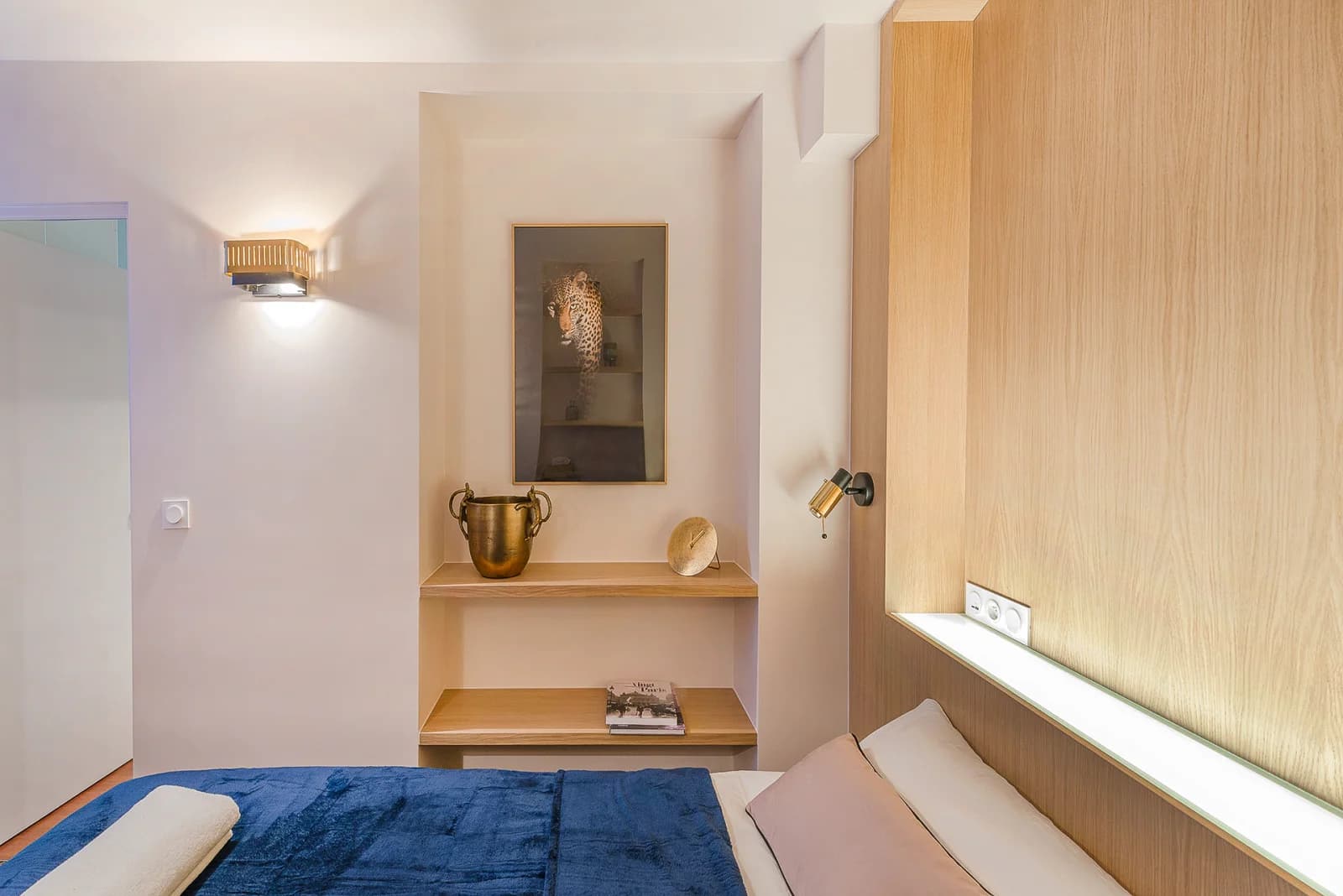Chambre dans Le Taji: Spa, Balnéo, Cinéma et Cabane insolite à Paris - 1