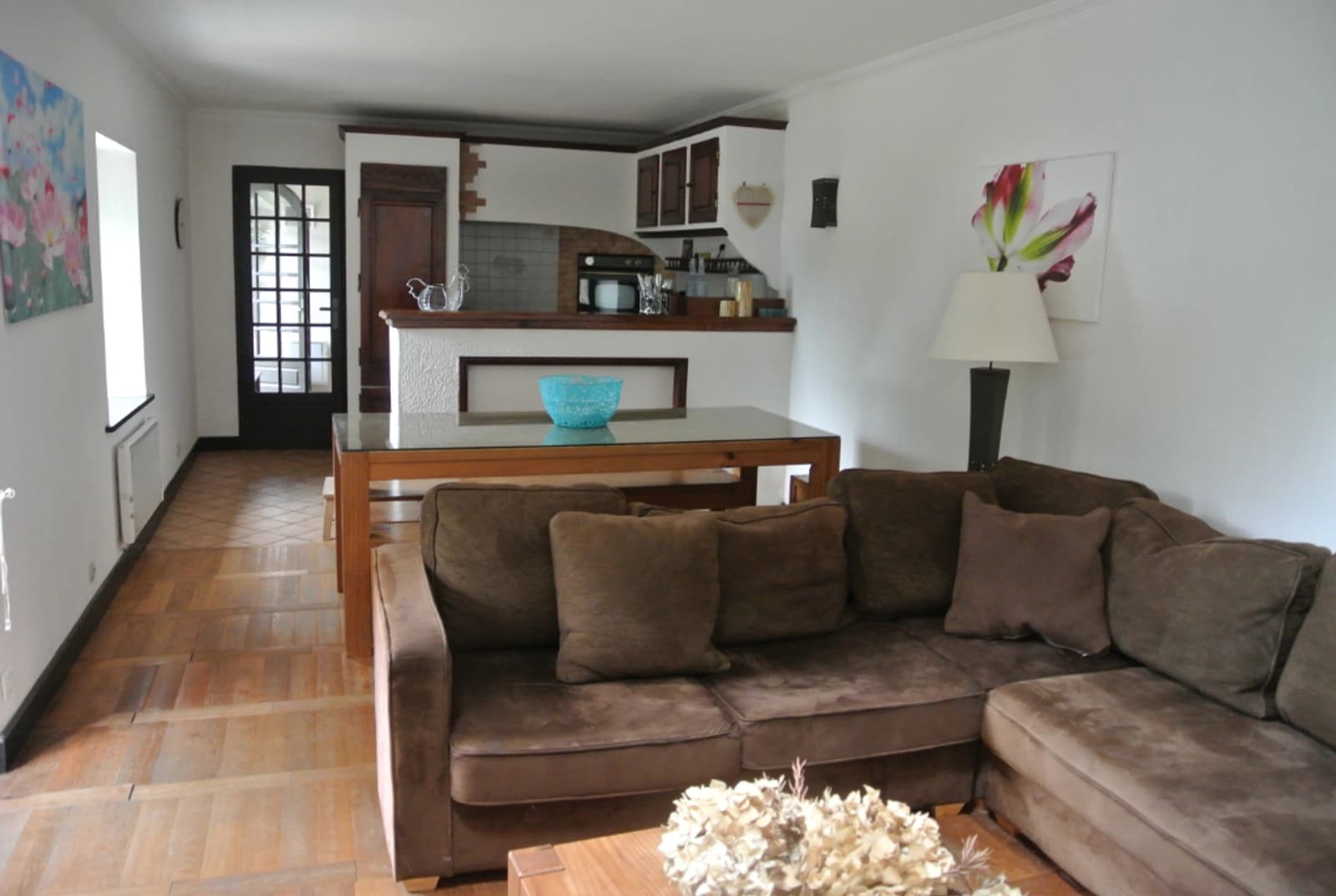 Living room in House with pool near the sea - 0