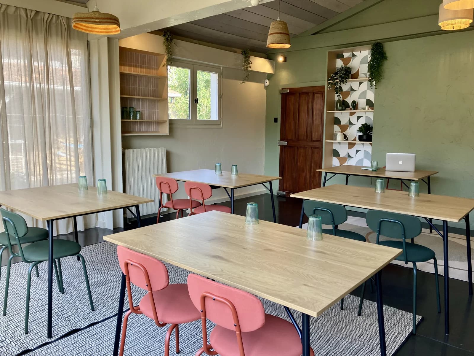 Espace La nature en ville : chartreuse avec grand jardin, piscine et pétanque - 0