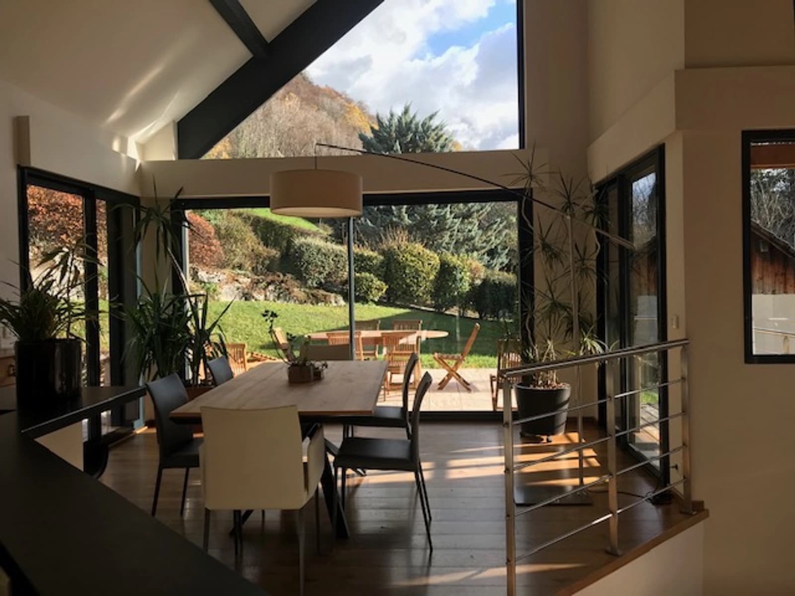 Salle de réunion dans Maison d'architecte contemporaine en belle ossature bois - 1