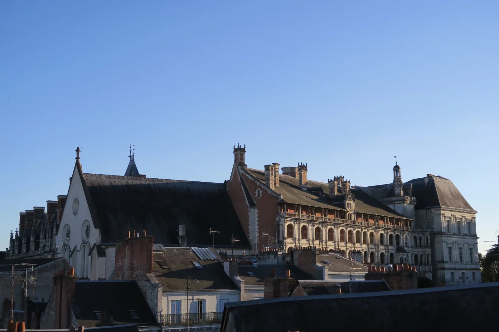 Salle de réunion dans Duplex offrant une vue sur le Château Royal de Blois - 1