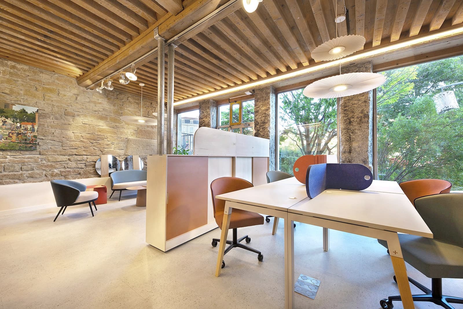 Salle de réunion dans Duplex de charme sur la pittoresque Place du Gros Caillou - 1