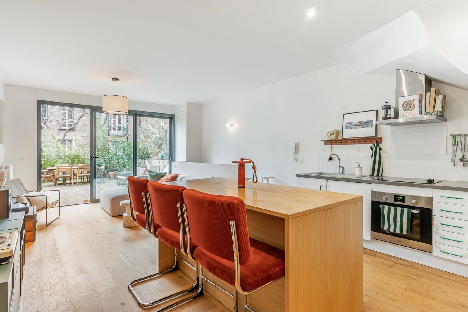 Espace Maison avec terrasse au cœur des puces - 1