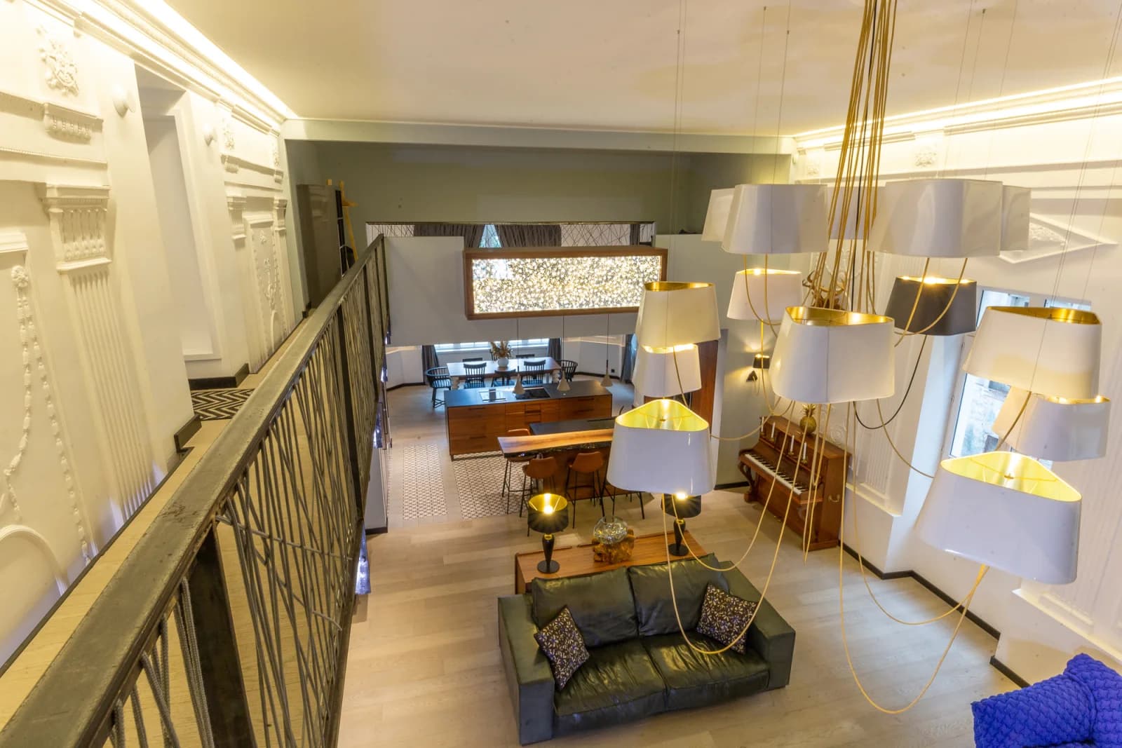 Living room in Loft with private indoor pool and Jacuzzi - 1
