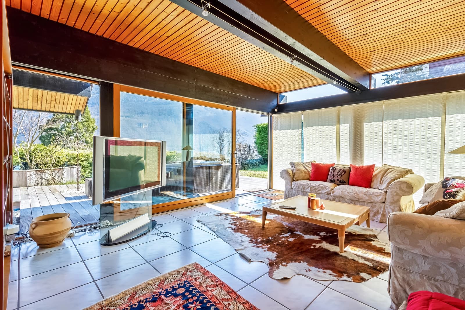Salon dans Grand chalet savoyard moderne, panorama exceptionnel - 1