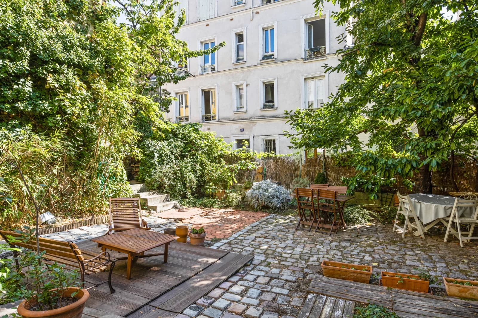 Salle de réunion dans Jardin et lumière, un air du vieux Paris enchanteur - 1