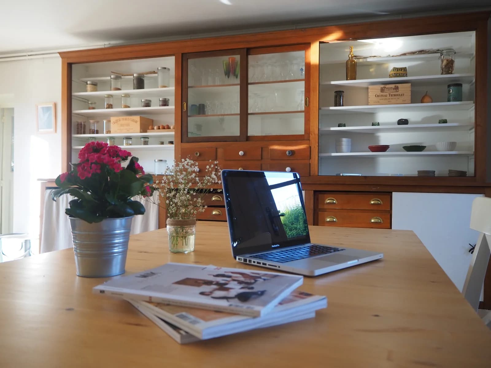 Salon dans Inspiration Végétale: un lieu verdoyant et ressourçant - 1