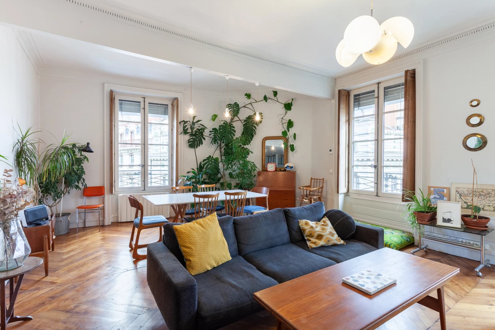 Salon dans Éclat, lumière et emplacement central de premier choix - 1