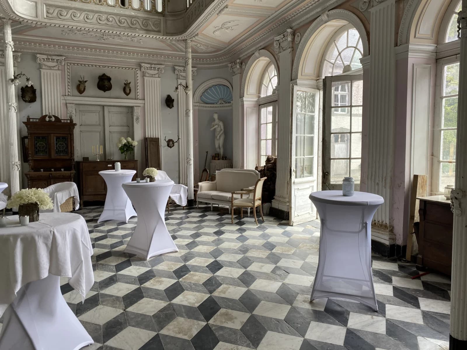 Meeting room in Chateau de Hasselbrouck - Hasselbrouck Castle - 1