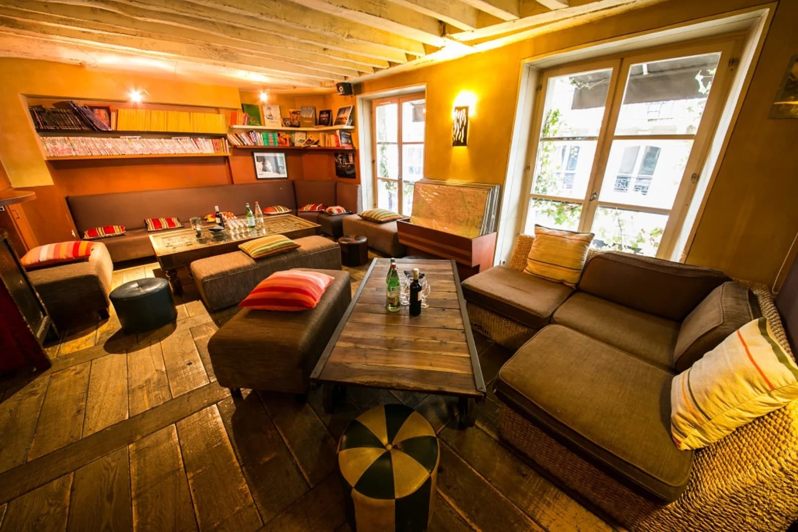 Space Warm and atypical lounges - 3