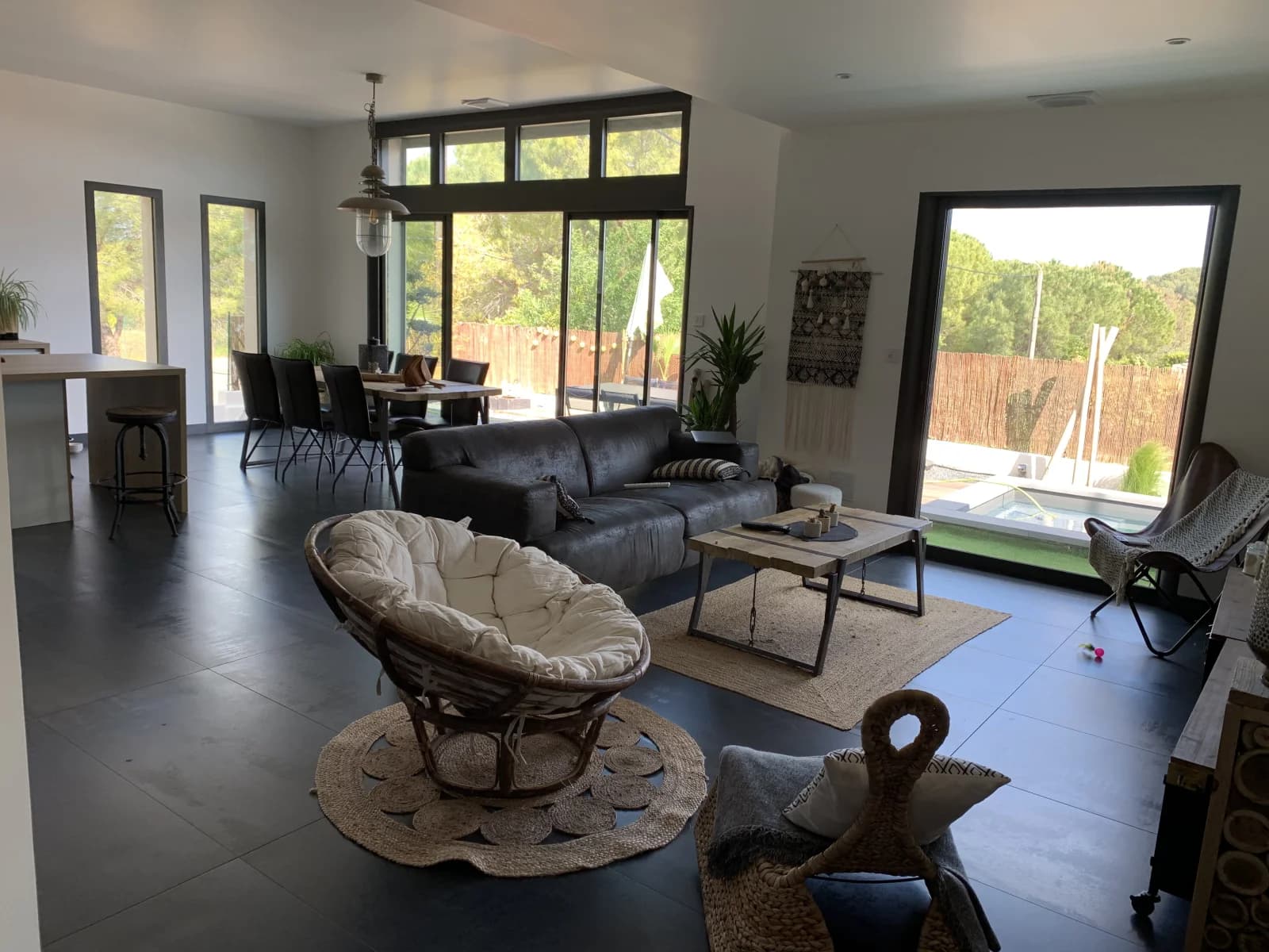 Salon dans Villa au pied de la garrigue, tout confort avec fibre - 1