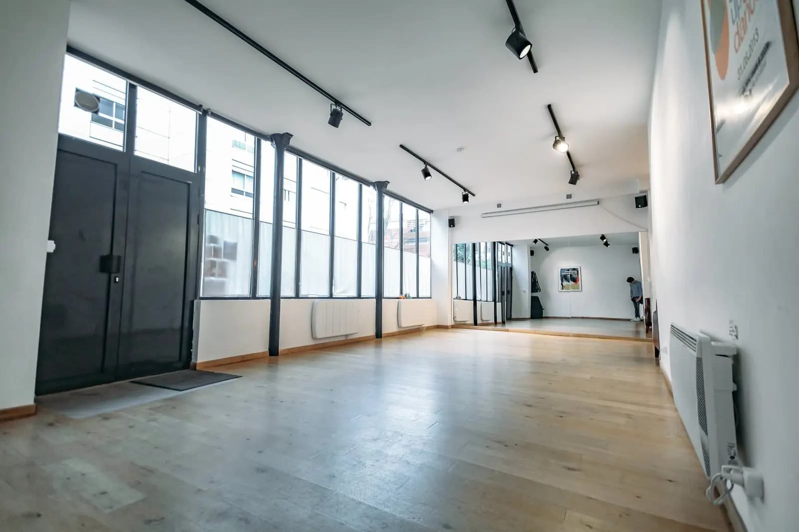 Living room in Artist's studio - Oberkampf-Couronne district - 1