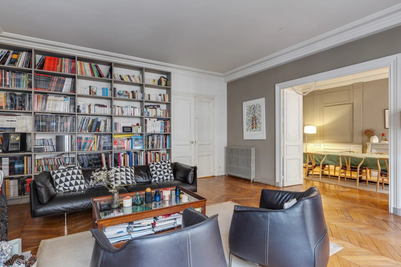 Salon dans Superbe appartement Haussmannien au coeur du 7ème - 1