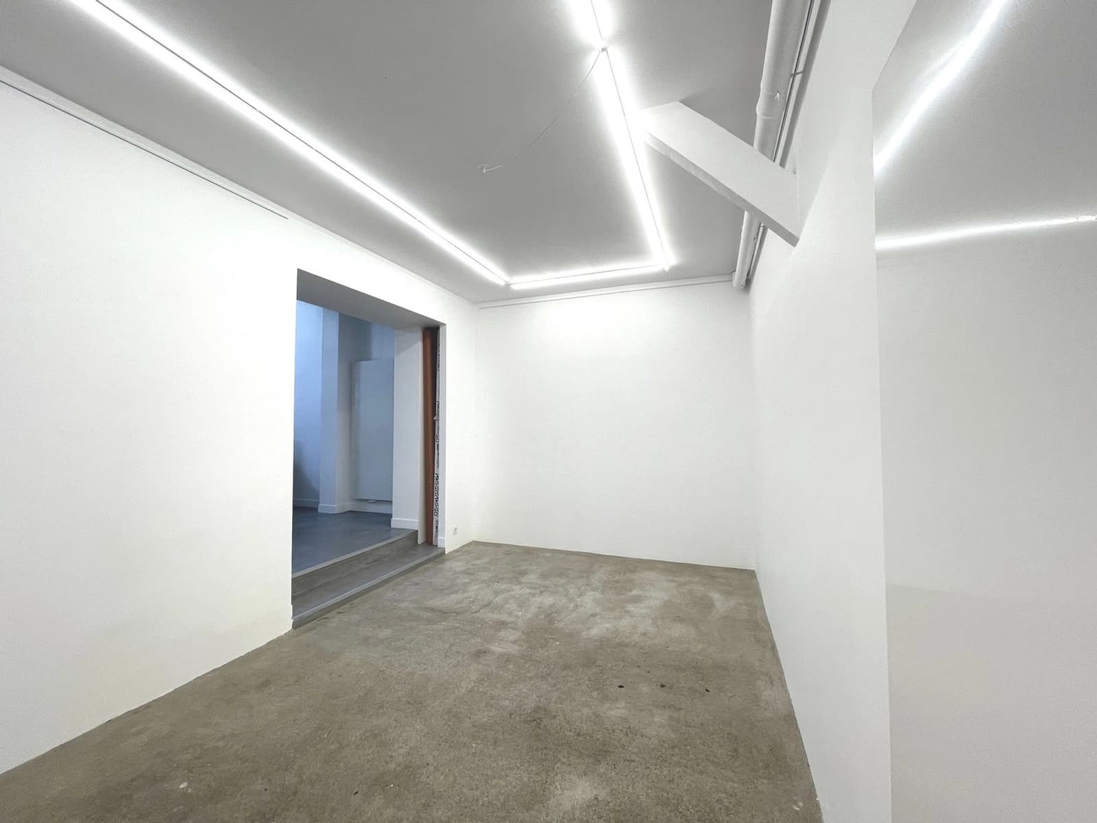 Salon dans Paris 10e: studio photo et loft de présentation - 1