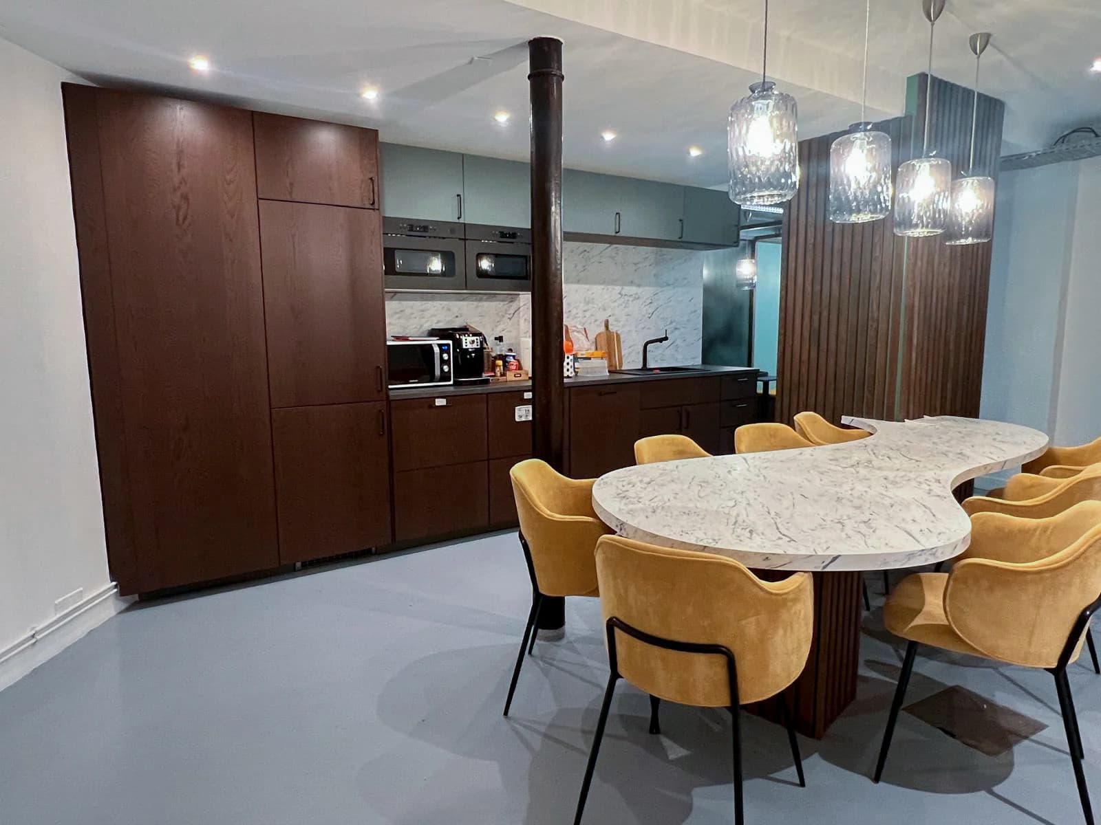 Space Magnificent Loft with Glass Roof - 1