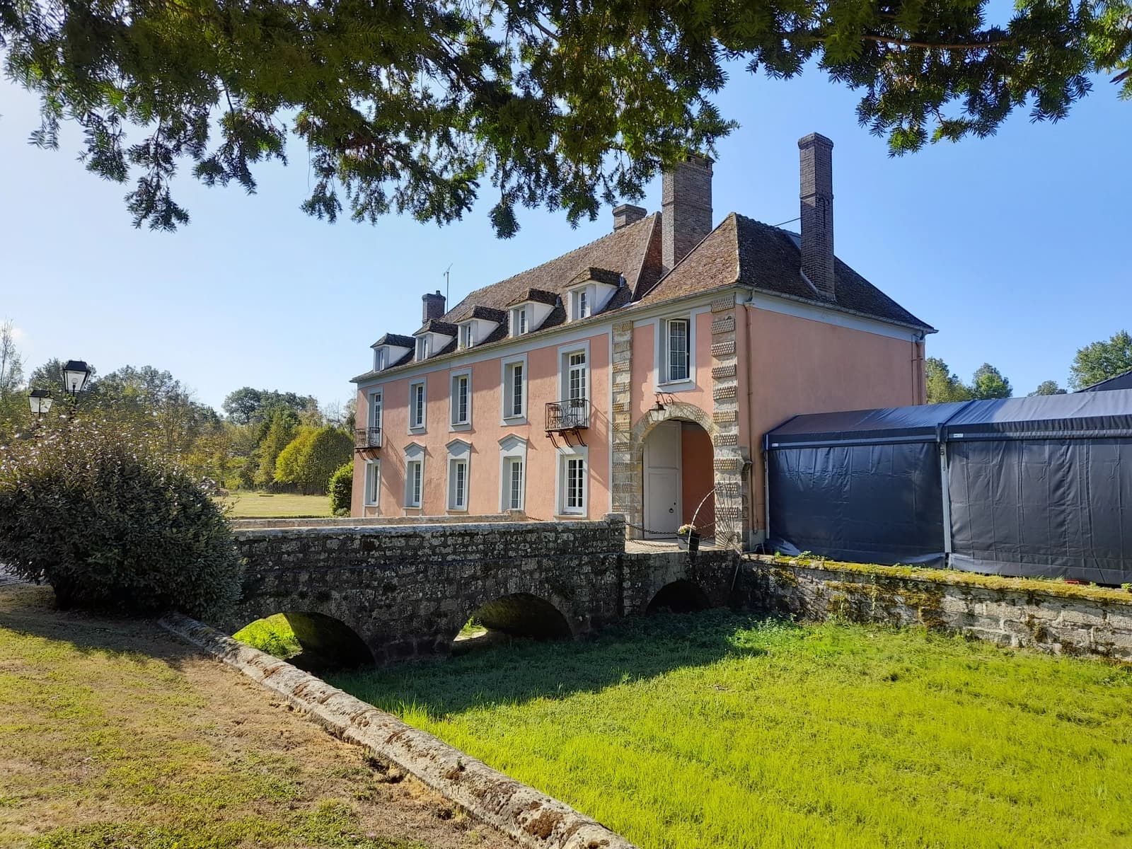 Sublime manor house