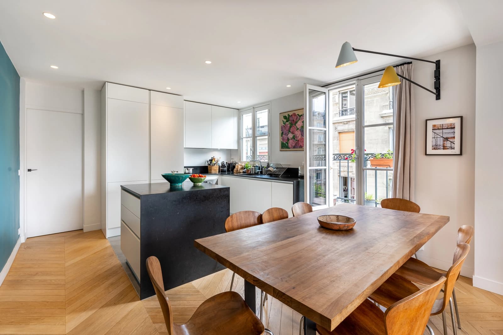 Meeting room in Cosy, colorful apartment - 0