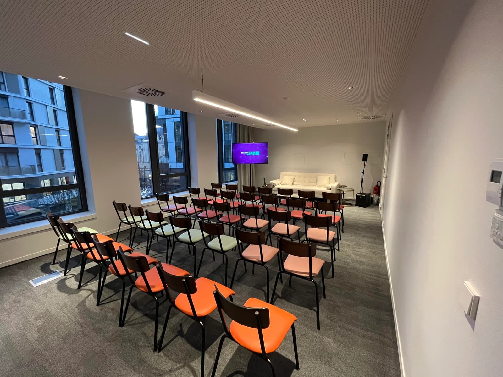 Salle de réunion dans À vous les studios: espace de création audiovisuelle - 1