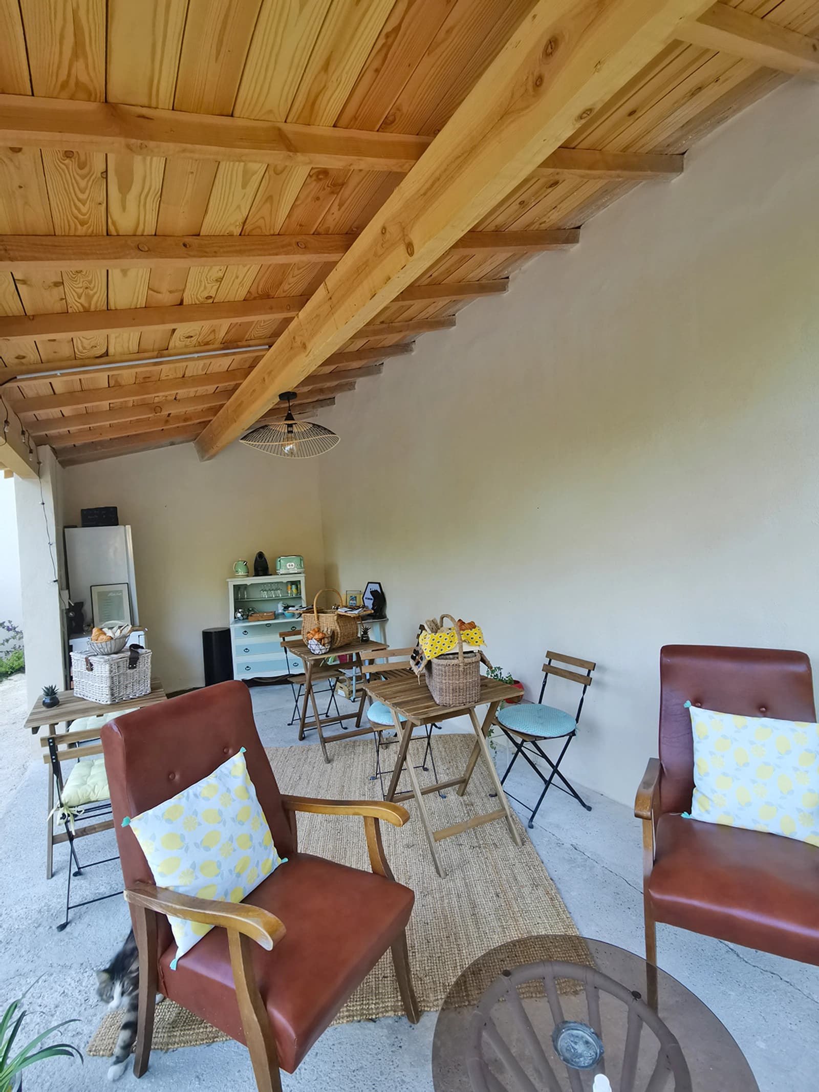 Salle de réunion dans Drôme provençale: maison et hébergements insolites - 1