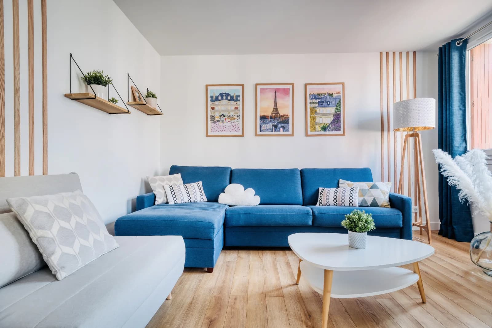 Space Bright, modern apartment with private balcony - 2