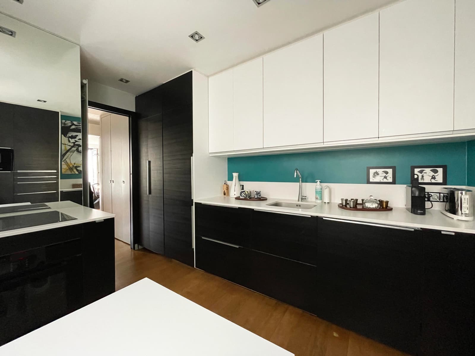 Kitchen in Monceau - Gallery apartment, design and arty - 1