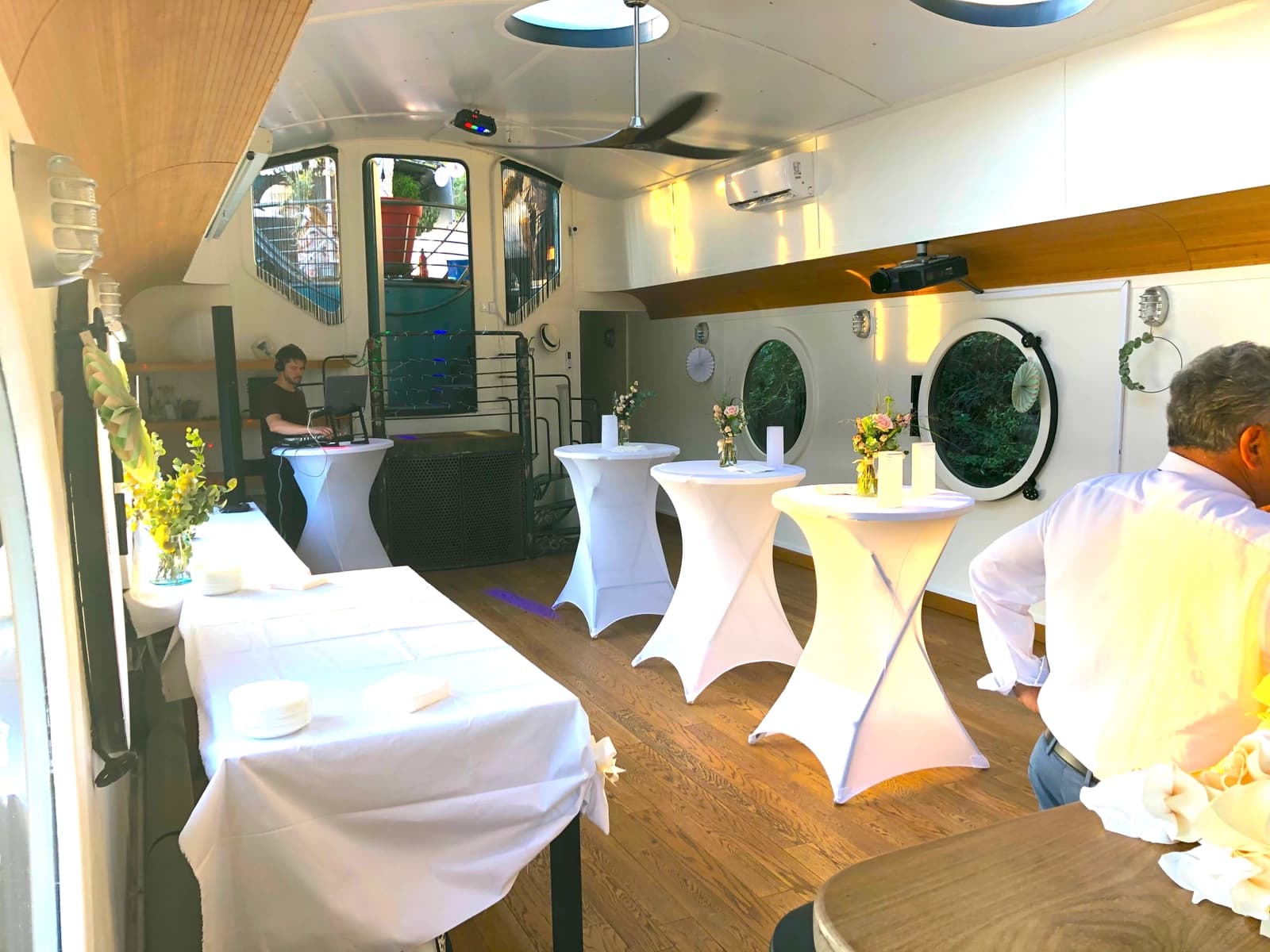 Salle de réunion dans Péniche loft unique amarrée face à l'île Seguin - 1