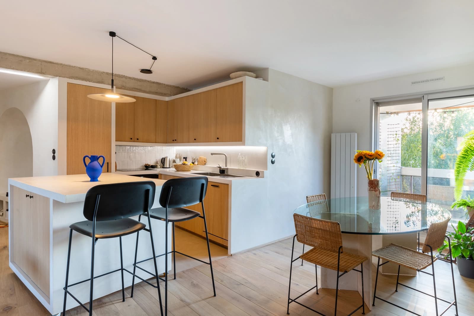 Meeting room in Modern, minimalist apartment - 1