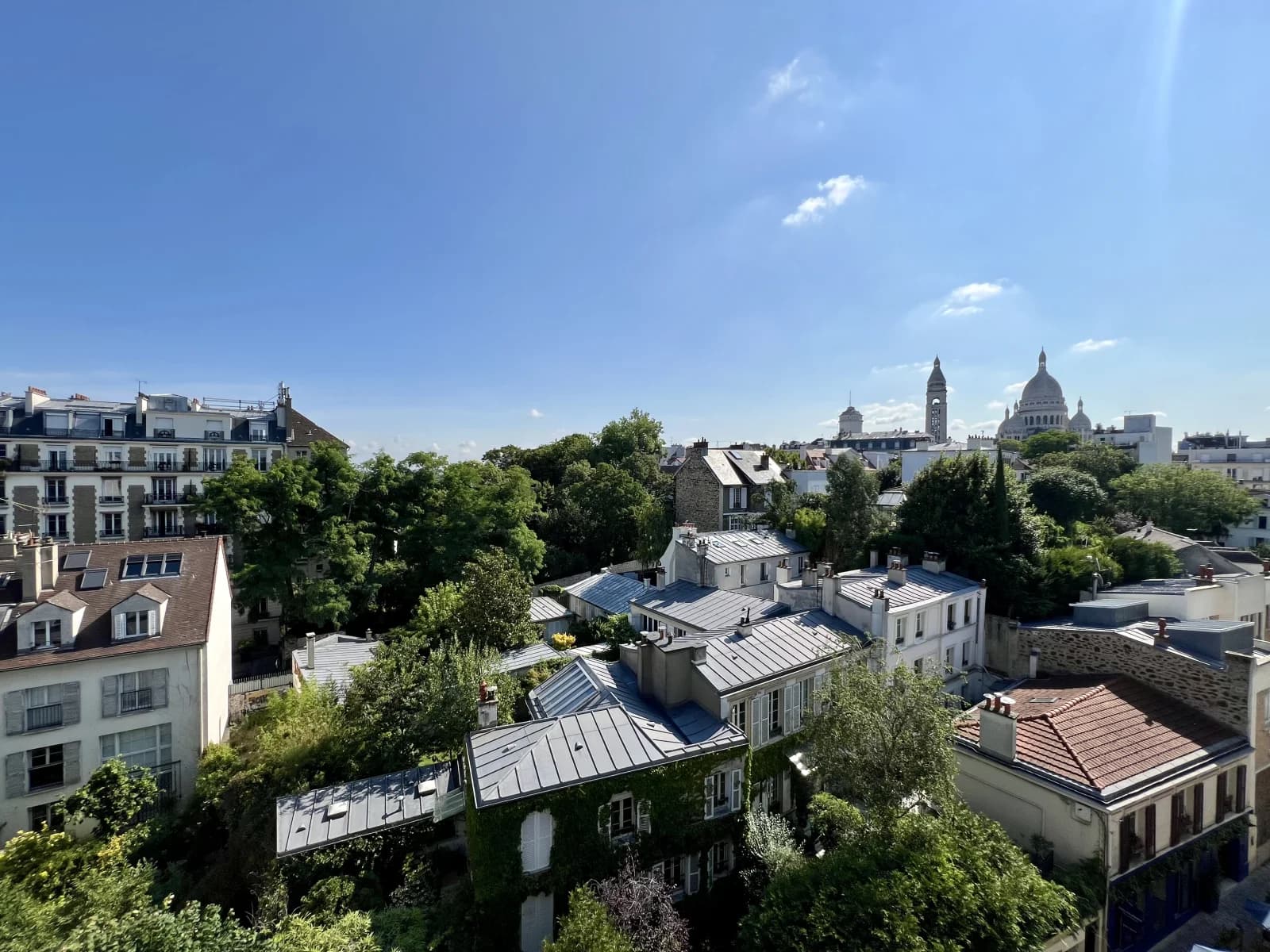 Espace Suite avec vue sur les toits de Paris - 4