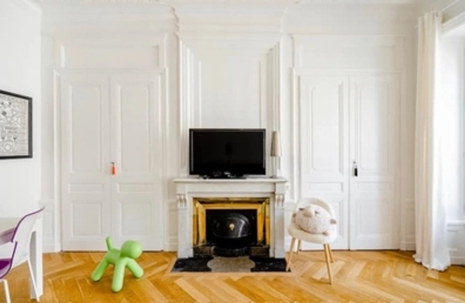 Living room in Hausmann apartment in the heart of the Brotteaux district - 1