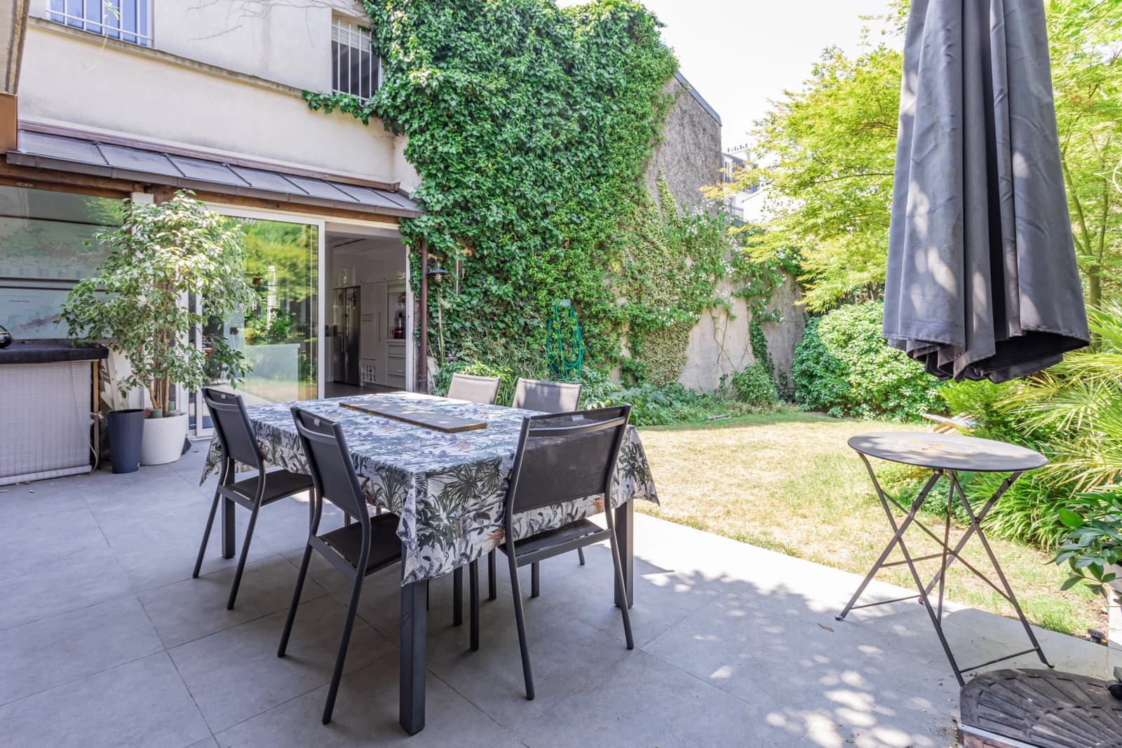 Salle de réunion dans Réflexion à la campagne au coeur même de Paris - 1