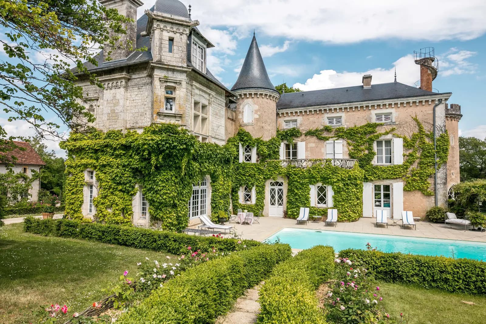 Salle de réunion dans Manoir d'exception et son hameau privé, un lieu unique - 1