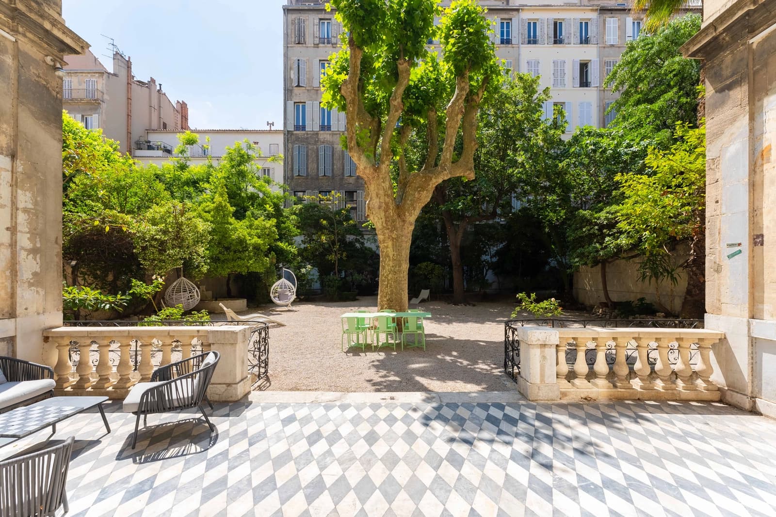 Espace Cour intérieure et jardin à Marseille - 0